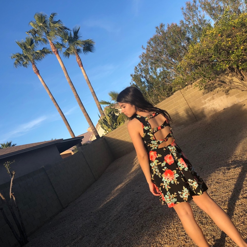 Cute flowered dress! ❤️